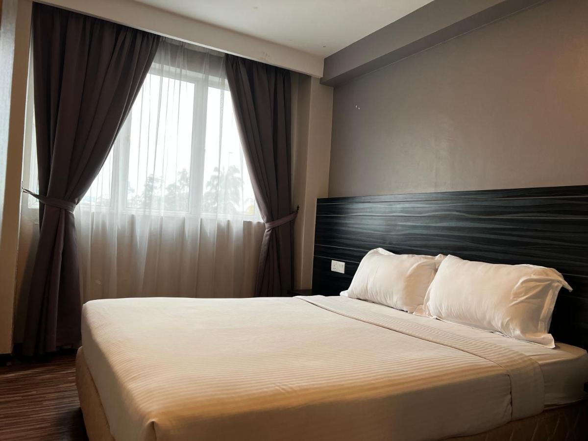 Signature Hotel Kuantan Bagian luar foto