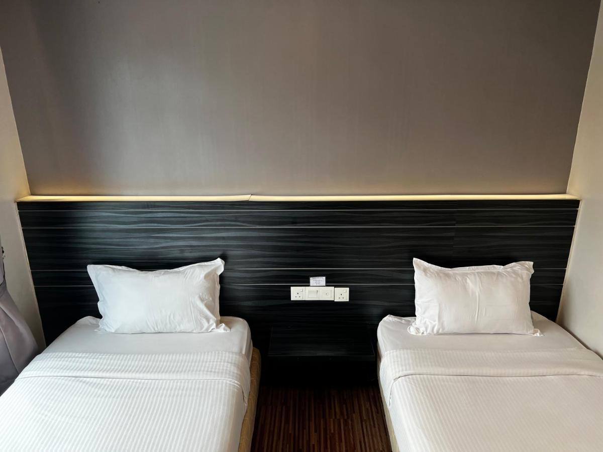 Signature Hotel Kuantan Bagian luar foto