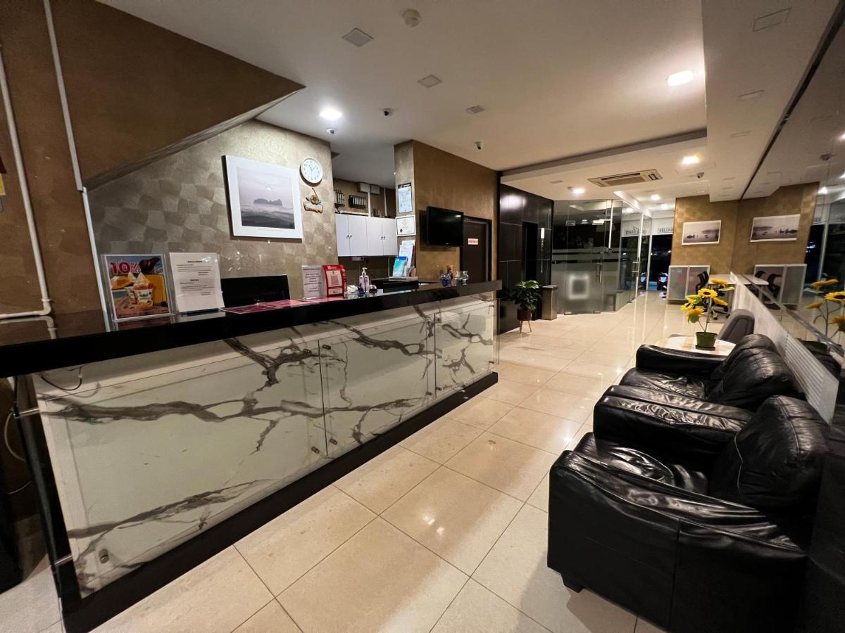 Signature Hotel Kuantan Bagian luar foto