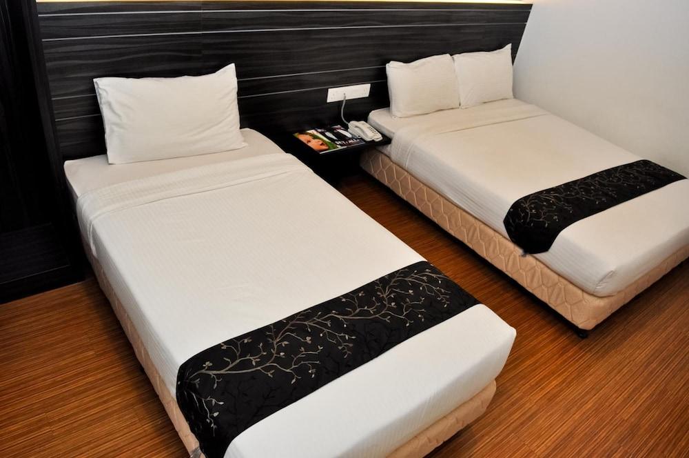 Signature Hotel Kuantan Bagian luar foto