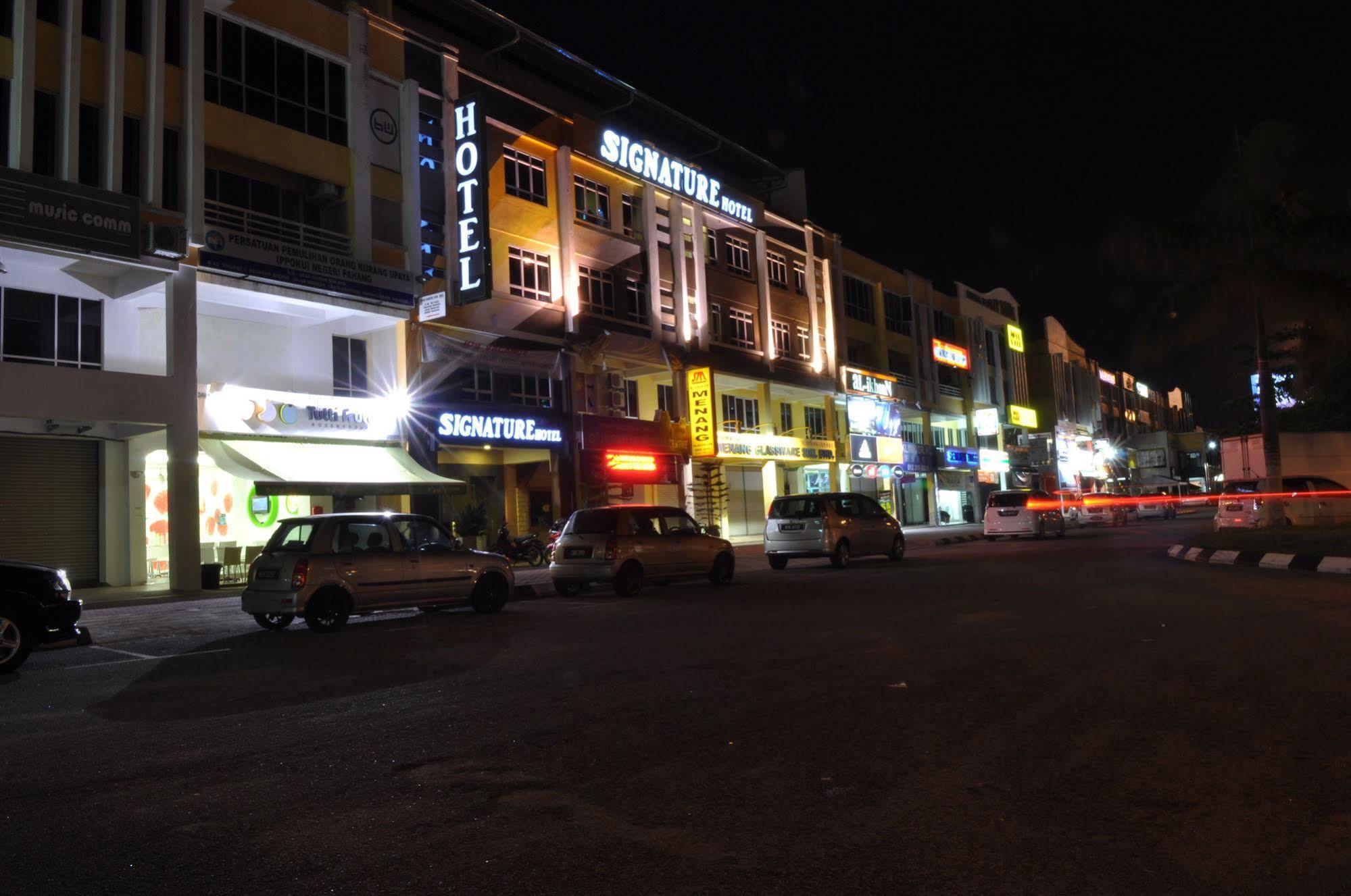 Signature Hotel Kuantan Bagian luar foto